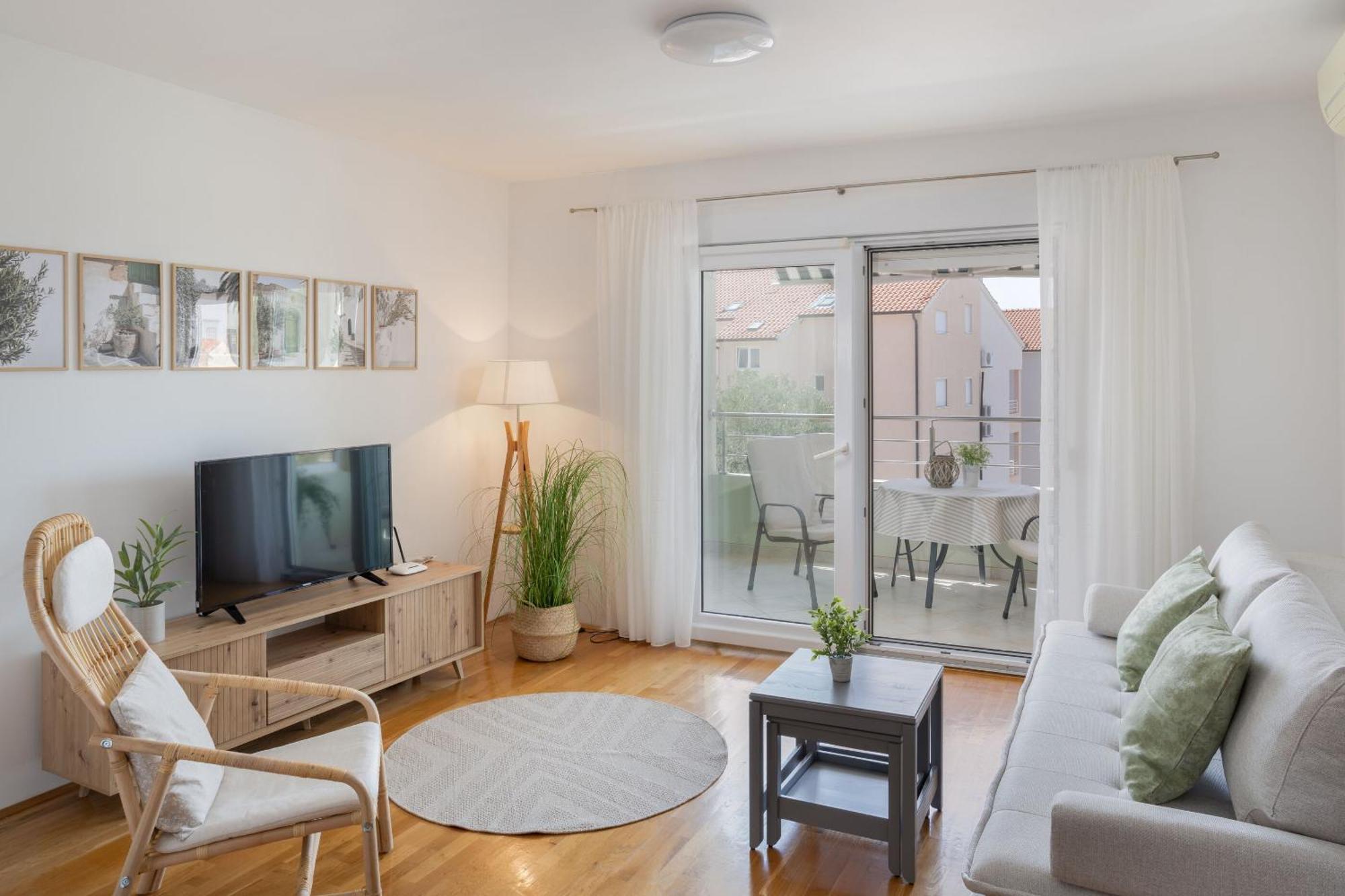 Apartment Paula Promajna Exterior photo