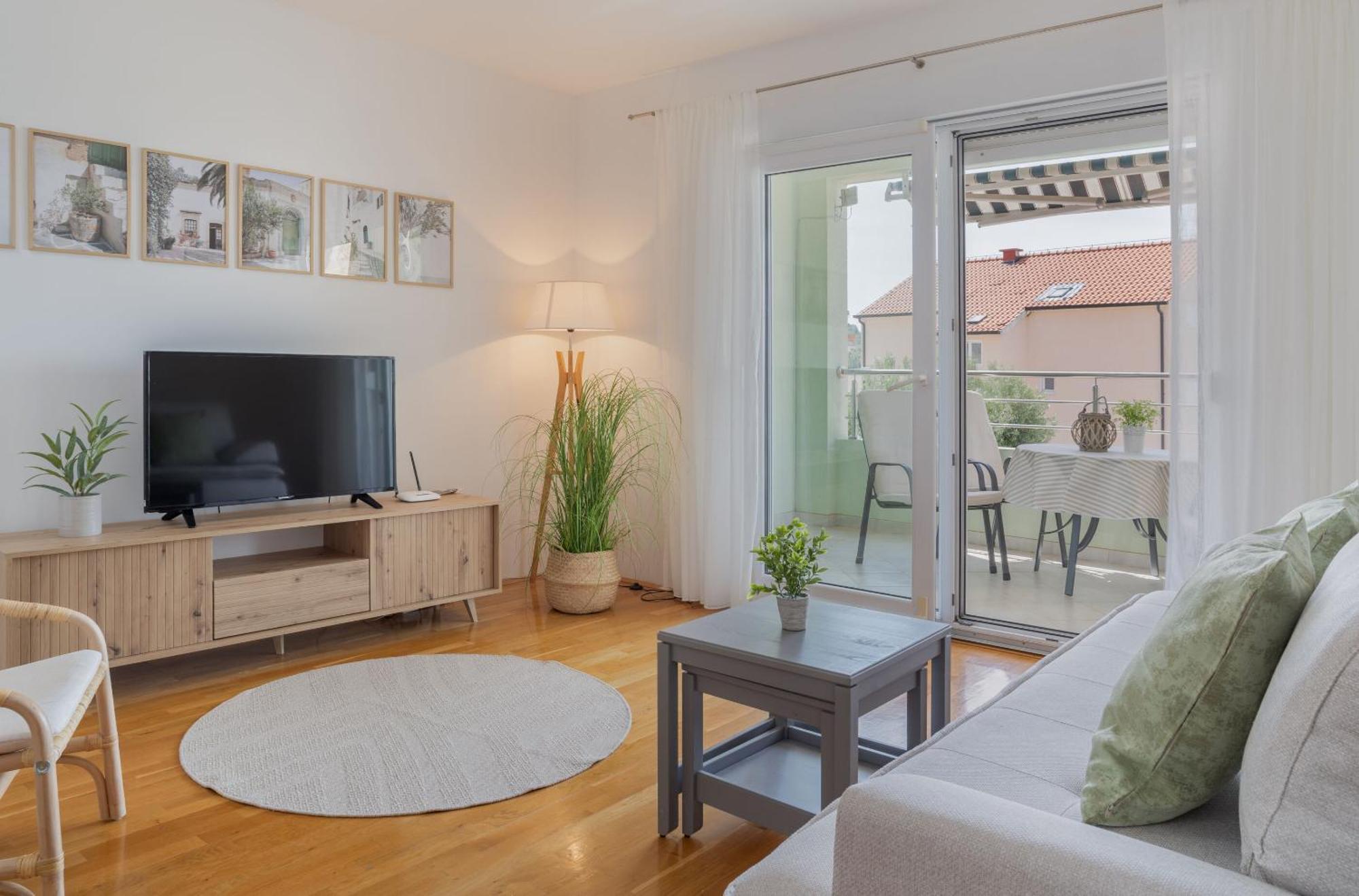 Apartment Paula Promajna Exterior photo
