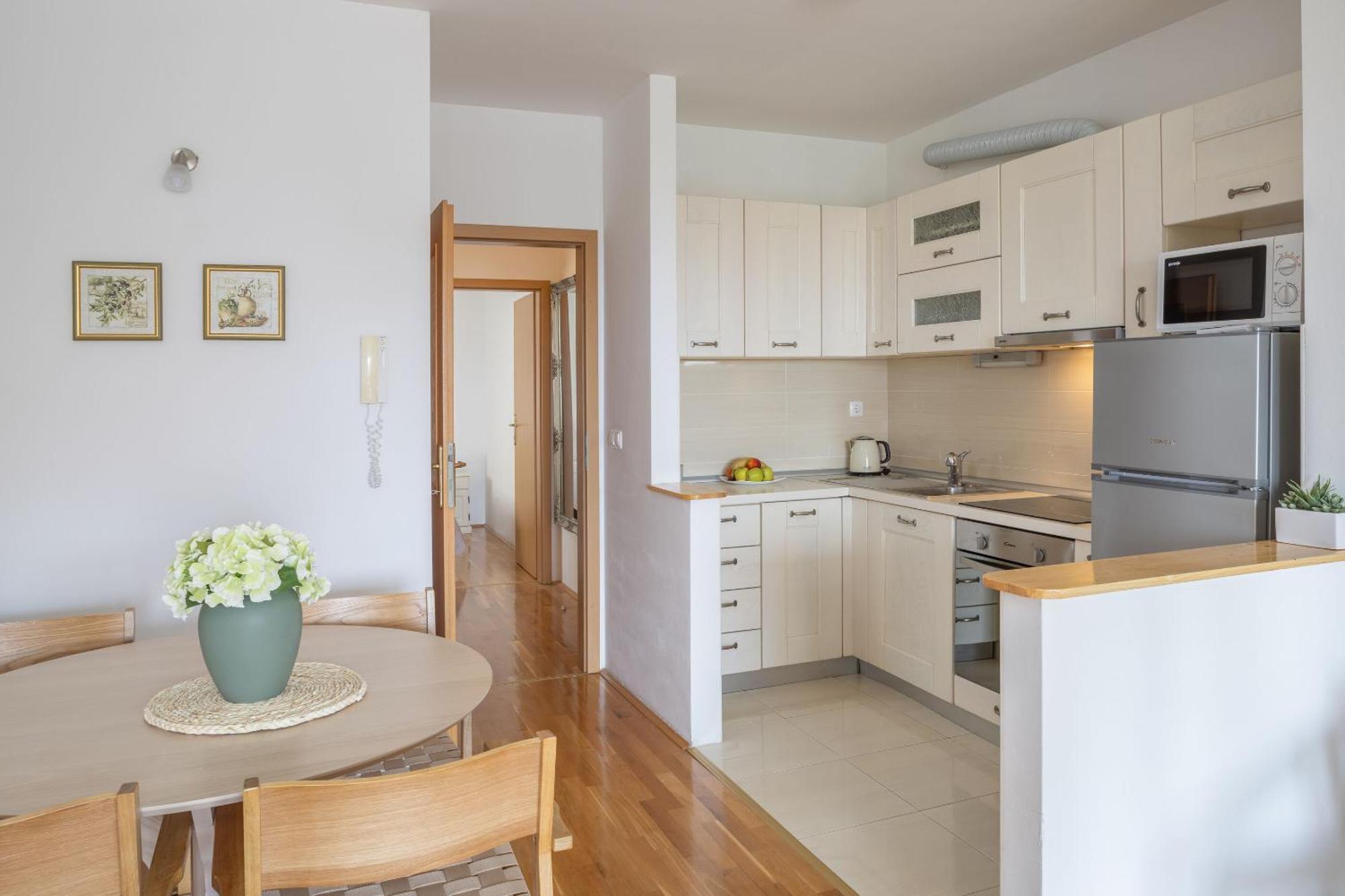 Apartment Paula Promajna Exterior photo