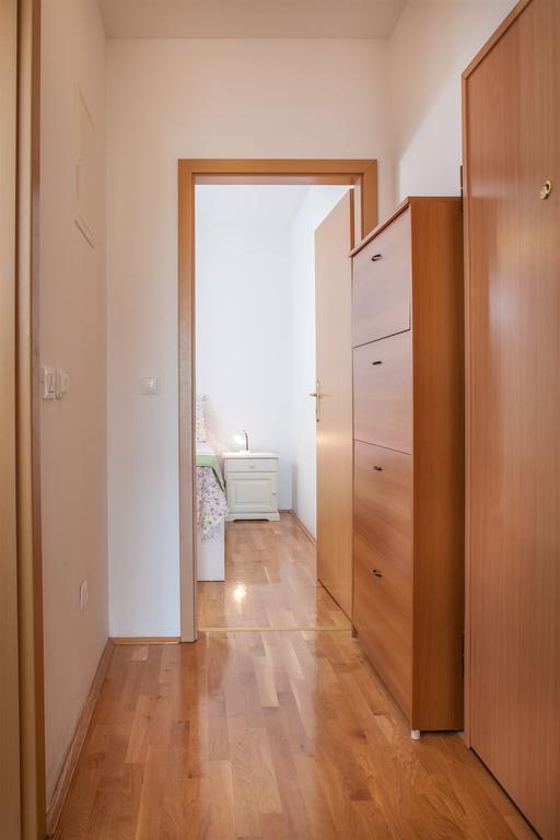 Apartment Paula Promajna Exterior photo